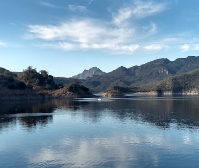 Lake Aguamilpa View from shore 1