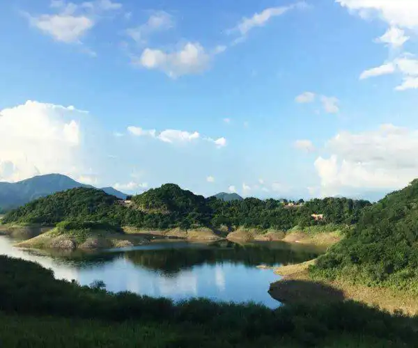 gorgeous lake Baccarac view