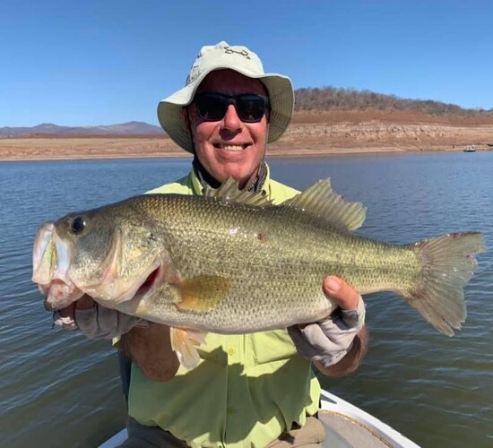 Mateos Lake – Bass fishing