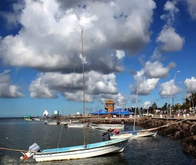 boats altata bay at shore