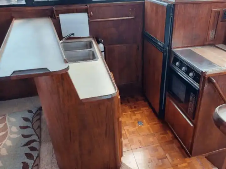 Samaki II - Interior cabin view 1