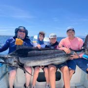 Create family fishing legends in Bahia de los Sueños