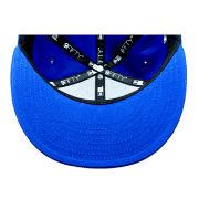 Detalle de la visera inferior de gorra de pesca personalizada El Rey del Pargo.